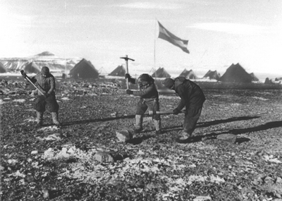 Carpas, Trabajo y el Pabellón Nacional