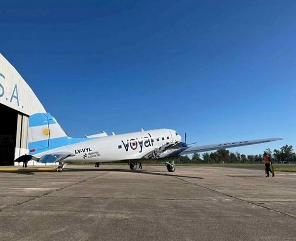 Habilitación provisoria para aviones civilesen Petrel
